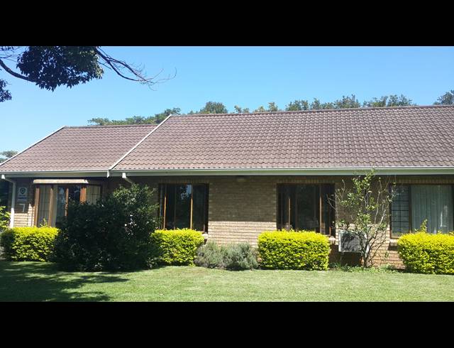 3 BEDROOM SIMPLEX RENTED IN HILLCREST CENTRAL